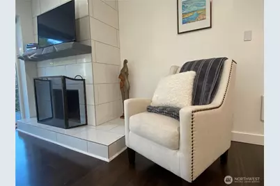 2524 Boyer Avenue E, Seattle, WA 98102 - Photo 9