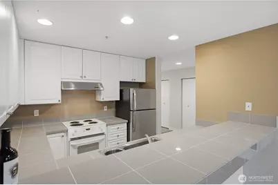 321 10th Avenue S #712, Seattle, WA 98104 - Photo 15