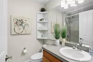 10806 SE 16th St, Bellevue, WA 98004 - Photo 35