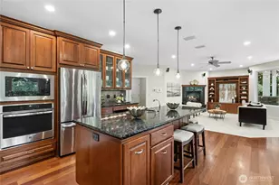 10806 SE 16th St, Bellevue, WA 98004 - Photo 15