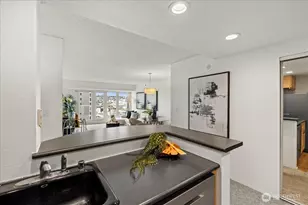 121 Vine St, Seattle, WA 98121 - Photo 11
