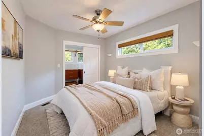 825 NE 75th Street, Seattle, WA 98115 - Photo 9
