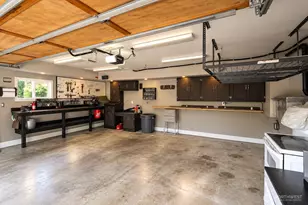 825 NE 75th St, Seattle, WA 98115 - Photo 39