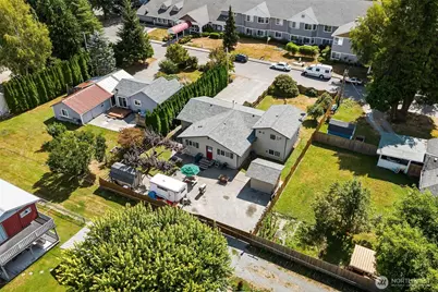 910 Dunlop Street, Sedro Woolley, WA 98284 - Photo 3