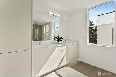 3833 23rd Avenue W #B, Seattle, WA 98199 - Photo 15