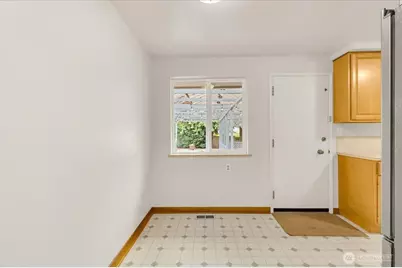 8602 Maple Lane, Edmonds, WA 98026 - Photo 15