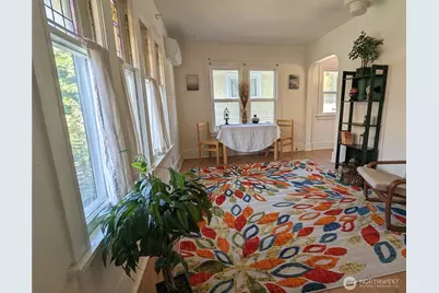 303 N 64th Street, Seattle, WA 98103 - Photo 11