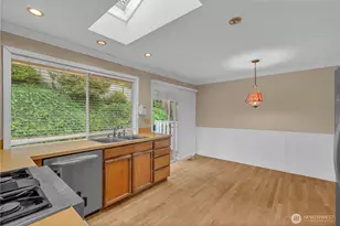 15307 SE 43rd Pl, Bellevue, WA 98006 - Photo 5