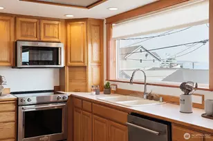 6598 Columbia Beach Dr, Clinton, WA 98236 - Photo 11