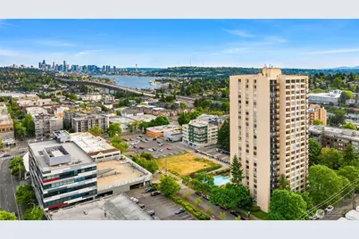 4540 8th Avenue NE #801, Seattle, WA 98105 - Photo 37