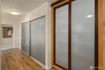 4540 8th Avenue NE #801, Seattle, WA 98105 - Photo 27