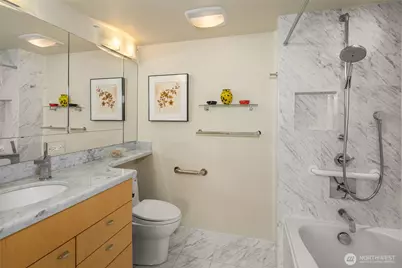 4540 8th Avenue NE #801, Seattle, WA 98105 - Photo 25
