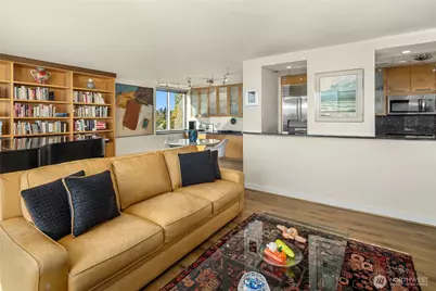 4540 8th Avenue NE #801, Seattle, WA 98105 - Photo 11