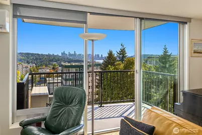 4540 8th Avenue NE #801, Seattle, WA 98105 - Photo 15