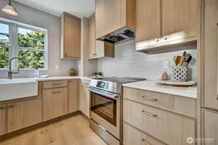 5549 B 34th Ave NE, Seattle, WA 98105 - Photo 9