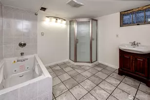 12004 5th Ave NE, Seattle, WA 98125 - Photo 17