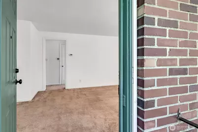 12004 5th Ave NE, Seattle, WA 98125 - Photo 3