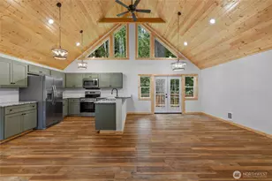 31715 Mt Tahoma Canyon Rd E, Ashford, WA 98304 - Photo 5
