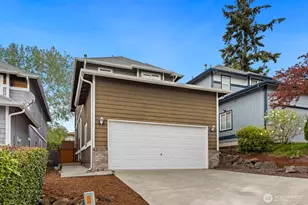 2428 NE 13th St, Renton, WA 98056 - Photo 3