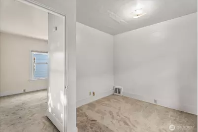 6533 5th Avenue NW, Seattle, WA 98117 - Photo 17