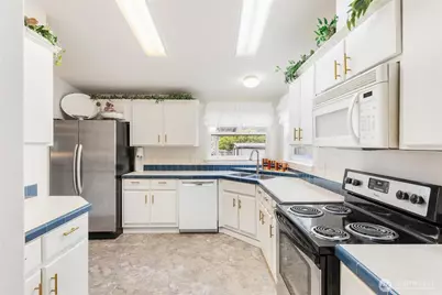 17708 21st Avenue E, Spanaway, WA 98387 - Photo 11