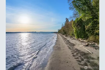 8010 Grand Avenue NE, Bainbridge Island, WA 98110 - Photo 11