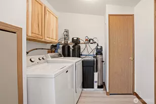 8325 N Lindgren Rd, Spokane, WA 99217 - Photo 21
