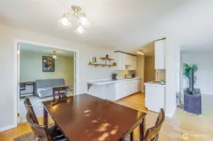 1214 Taylor Ave N, Seattle, WA 98109 - Photo 9