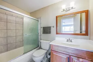 1214 Taylor Ave N, Seattle, WA 98109 - Photo 15