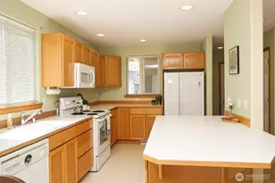 10115 6th Dr SE, Everett, WA 98208 - Photo 9