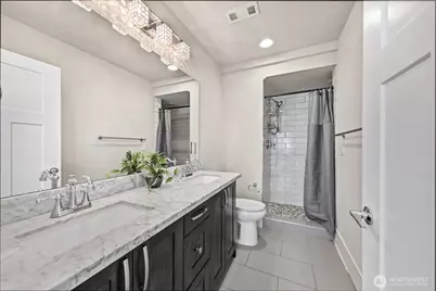 7526 Roosevelt Way NE, Seattle, WA 98115 - Photo 11