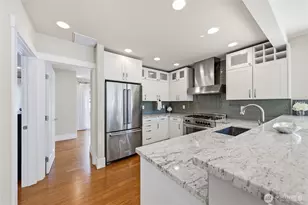 7526 Roosevelt Way NE, Seattle, WA 98115 - Photo 9