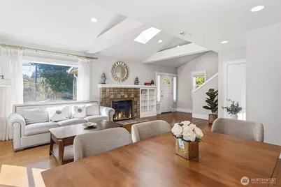 7526 Roosevelt Way NE, Seattle, WA 98115 - Photo 7