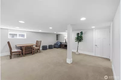 7526 Roosevelt Way NE, Seattle, WA 98115 - Photo 21