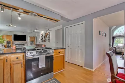 2023 S 302nd Place, Federal Way, WA 98003 - Photo 9