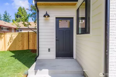 212 N 115th Street, Seattle, WA 98133 - Photo 3