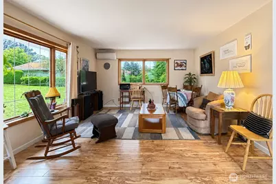 5029 West View Drive, Everett, WA 98203 - Photo 9