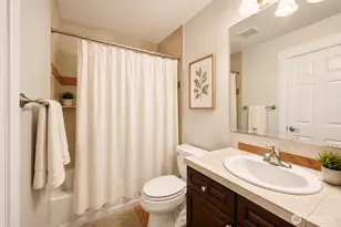 24121 NE 1st Pl, Sammamish, WA 98074 - Photo 17