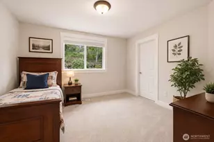 24121 NE 1st Pl, Sammamish, WA 98074 - Photo 21