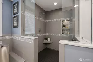 24121 NE 1st Pl, Sammamish, WA 98074 - Photo 13