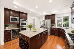 24121 NE 1st Pl, Sammamish, WA 98074 - Photo 7