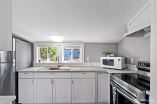 1712 11th St, Bremerton, WA 98337 - Photo 9
