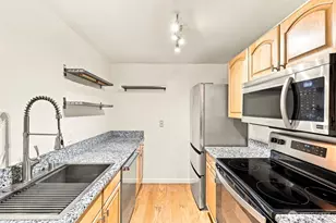 612 Prospect St, Seattle, WA 98109 - Photo 9