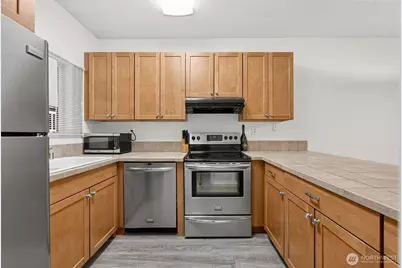 14445 NE 40th Street #D101, Bellevue, WA 98007 - Photo 3