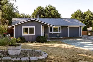 577 Salal St, Oak Harbor, WA 98277 - Photo 1