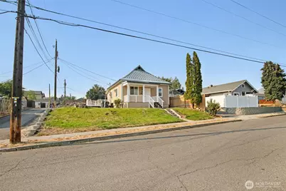 617 3rd Street, Wenatchee, WA 98801 - Photo 1