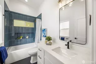 212 N 115th St, Seattle, WA 98133 - Photo 17