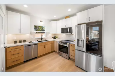 212 N 115th Street, Seattle, WA 98133 - Photo 9
