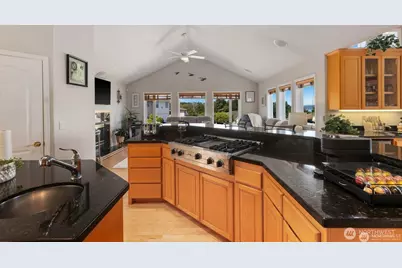 30822 36th Court SW, Federal Way, WA 98003 - Photo 17