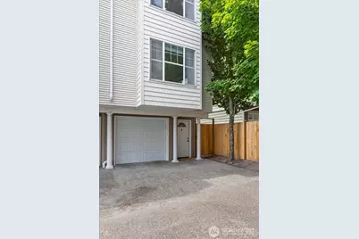13716 Midvale Avenue N #C, Seattle, WA 98133 - Photo 3